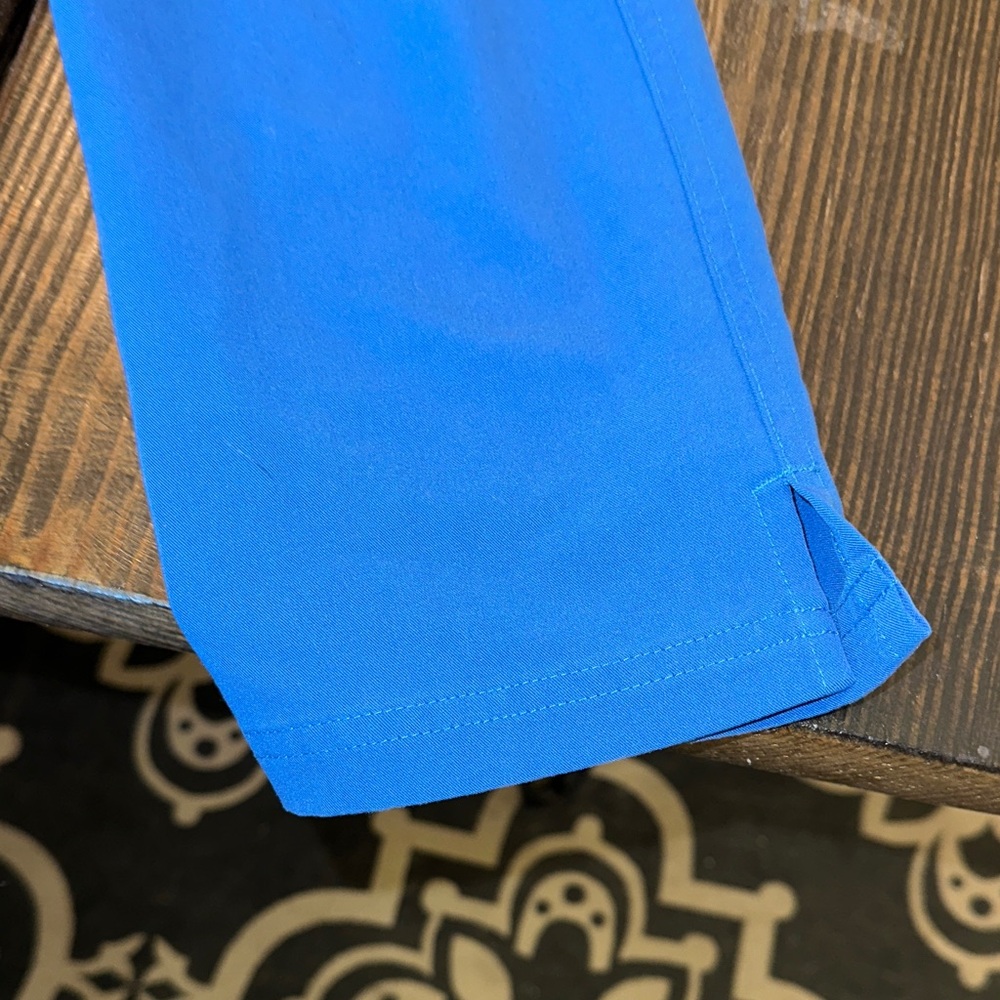 Women’s straight leg 10 pocket scrub pants, EUC - Picture 7 of 7